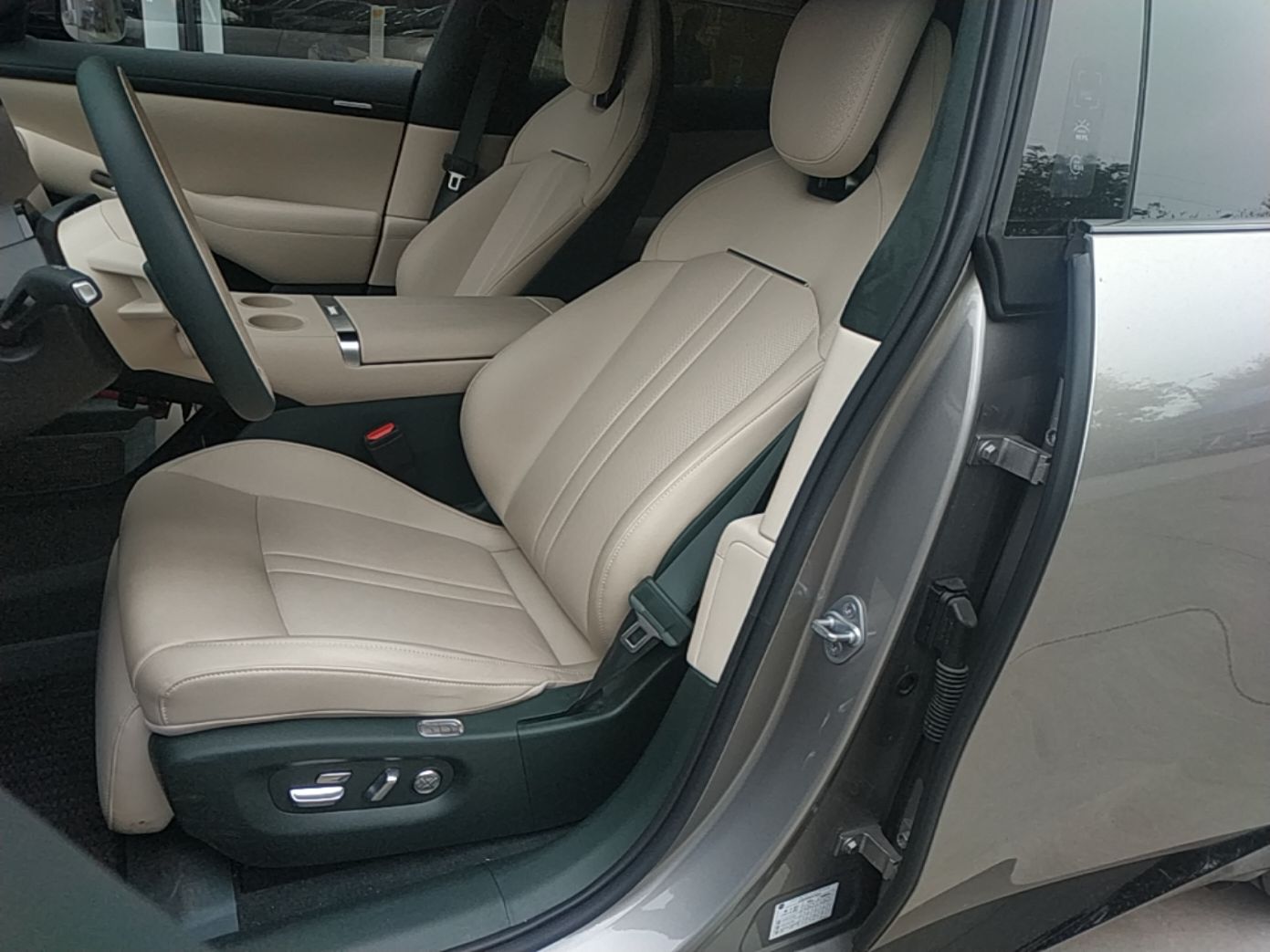 Xiaomi Auto YU7 2025 Ultra-Long Range High-Performance All-Wheel-Drive Max Edition — снимка 17