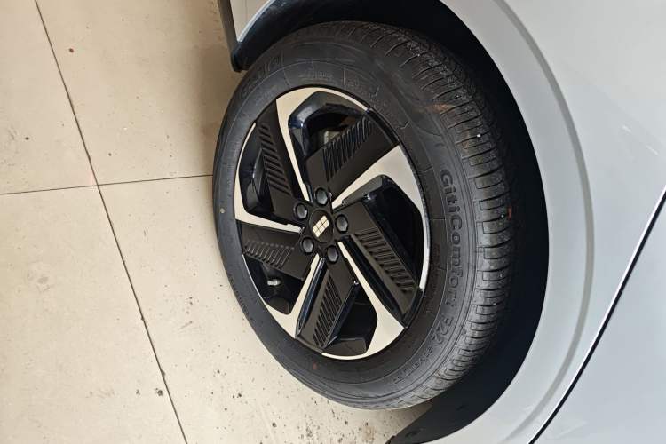 Used Geely Galaxy L6 2025 EM-i 140km Starship Edition