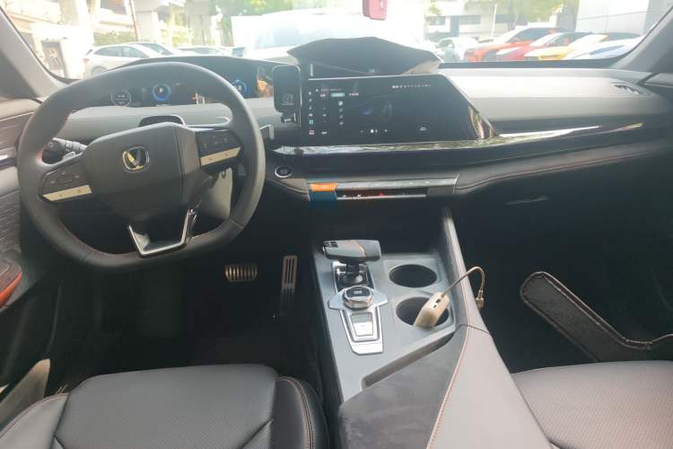 Used CHANGAN UNI-V 2022 1.5T Sport Edition Center Console