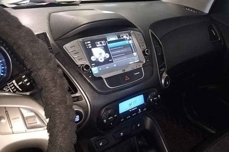 Used Hyundai ix35 2013 2.0L Automatic Two-Wheel Drive Smart GLS China IV Standard
