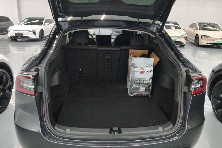 Used Tesla Model Y 2022 Rear-Wheel-Drive Version