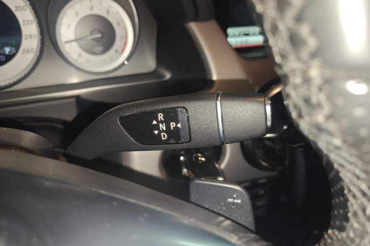 Used Mercedes-Benz GLK-Class 2015 GLK 300 4MATIC Fashion Edition Ultimate Version Gear Lever