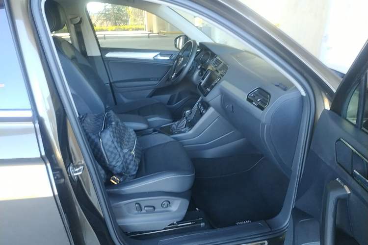 Used Volkswagen Tiguan L 2017 330TSI Automatic Two-Wheel Drive Luxury Edition