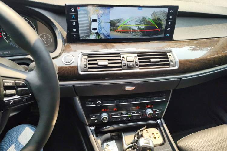 Used BMW 5 Series GT 2011 535i xDrive Luxury Edition Audio And AC Panel