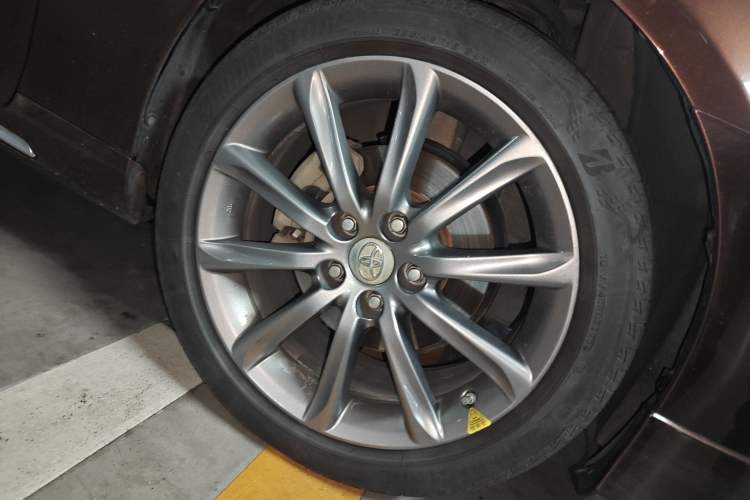 Used Toyota Reiz 2012 2.5V Fengdu Elite Stylish Edition Right Front Wheel Hub