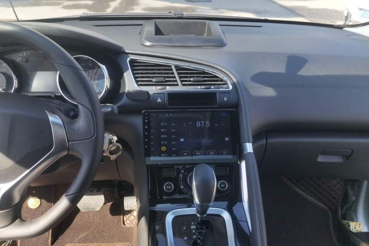 Used Peugeot 3008 2015 2.0L Automatic Trend Edition Audio And AC Panel