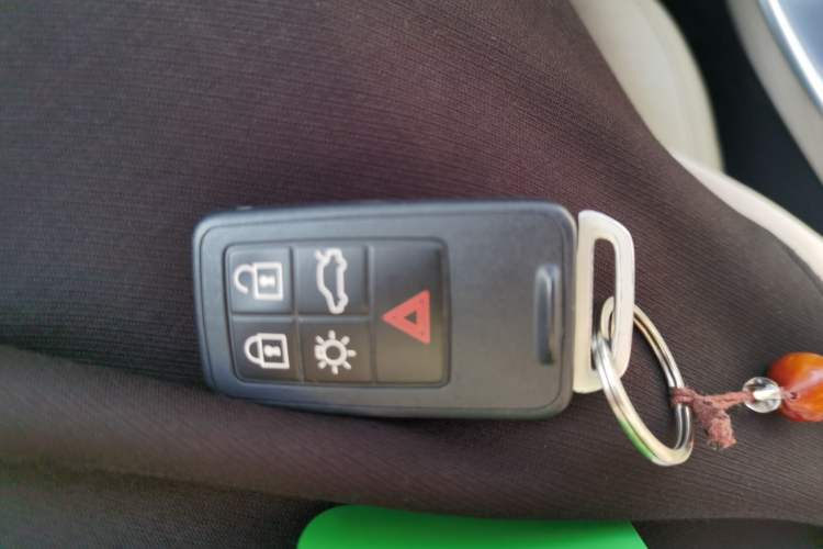 Used Volvo V60 2013 T5 Comfort Edition
