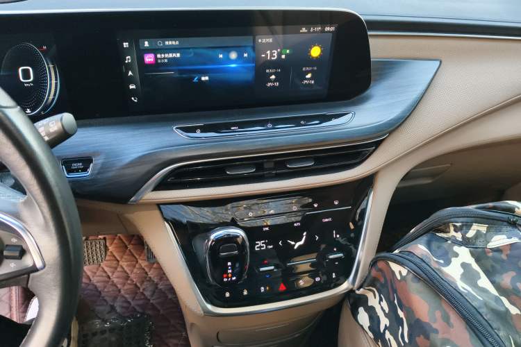 Used Buick GL8 2021 ES Land Cruiser 653T Luxury Edition
