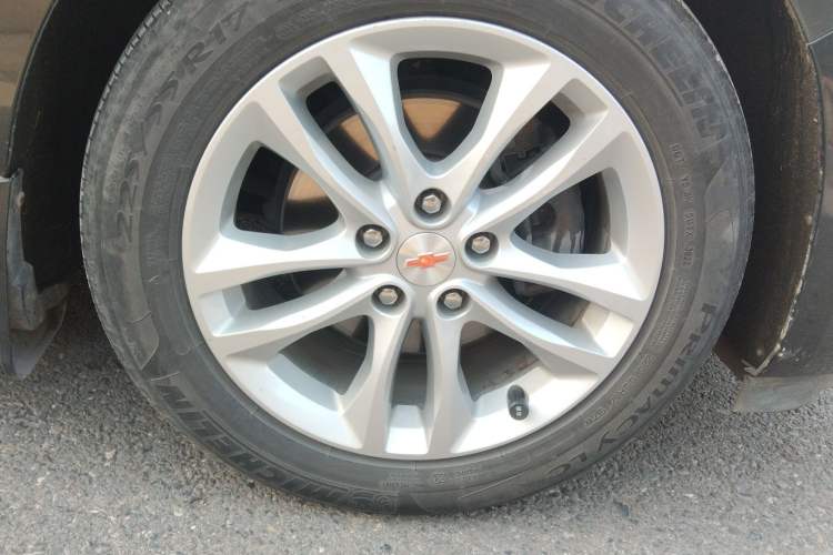 Used Chevrolet Malibu XL 2017 1.5T Automatic Ruichi Edition Right Front Wheel Hub