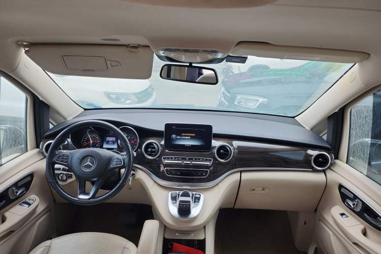 Used Mercedes-Benz V-Class 2016 V 260 Avantgarde Edition