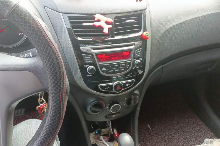 Used Hyundai Verna Ray 2014 1.4L Automatic GLX