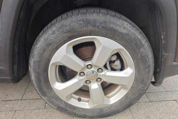 Used Jeep Compass 2017 200T Automatic Family Edition
