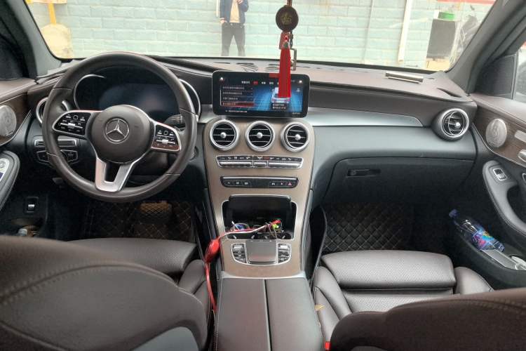 Used Mercedes-Benz GLC 2022 Refreshed GLC 300 L 4MATIC Dynamic Edition Center Console