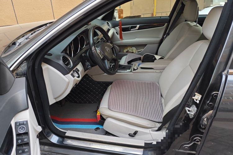 Used Mercedes-Benz C-Class 2010 C 180K Classic model