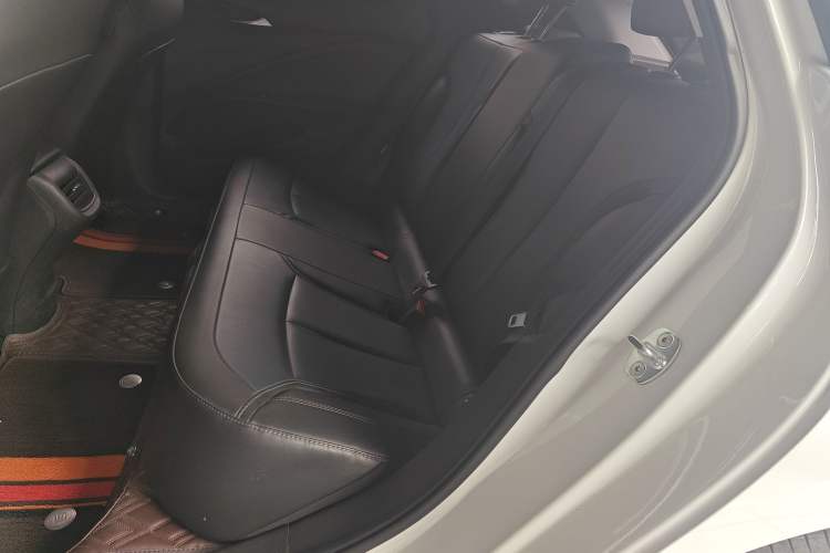 Used Buick Velite 6 2023 Revised Version 430 km Range – Commuter Edition Left Rear Seat