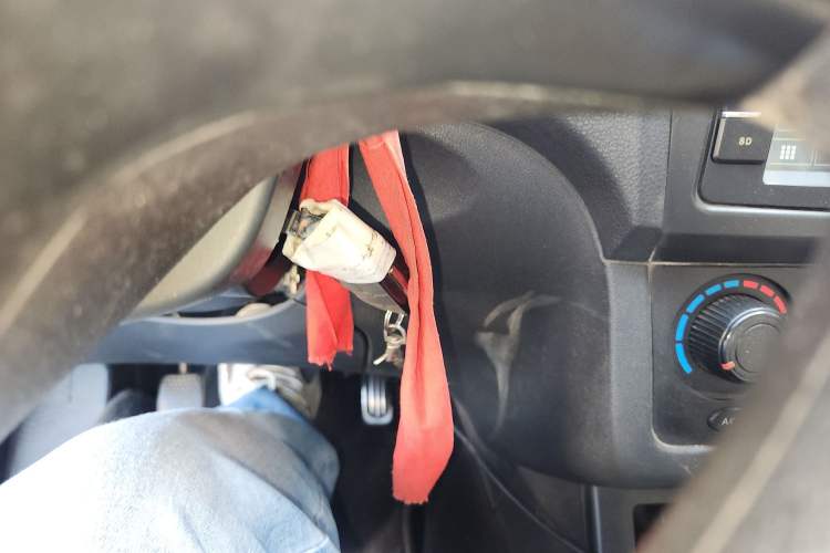 Used Dongfeng Fengon 330 2014 1.5L Manual Utility Version DK15
