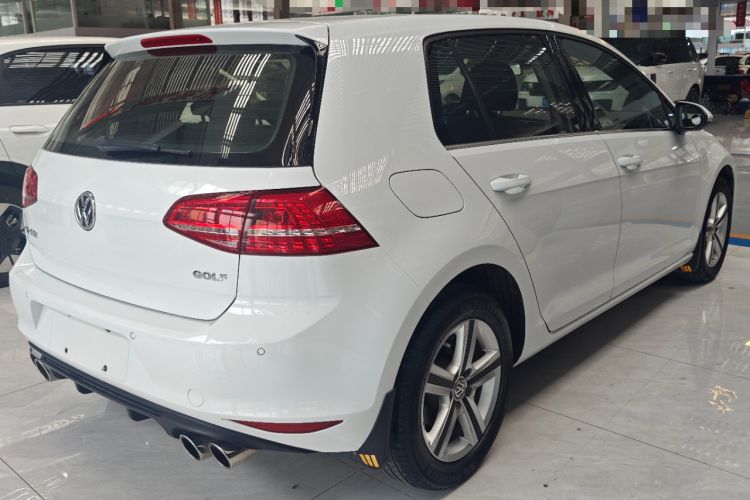 Used Volkswagen Golf 2016 230TSI Manual Comfort Version
