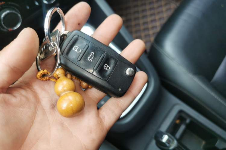 Used Volkswagen Sagitar 2017 230TSI Automatic Comfort Version Vehicle Key