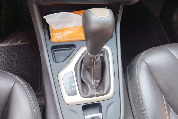 Used Jeep Cherokee 2016 2.0L Superior Edition Gear Lever