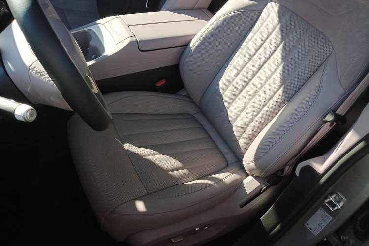 Used ONVO L60 2024 60 kWh Rear-Drive Version