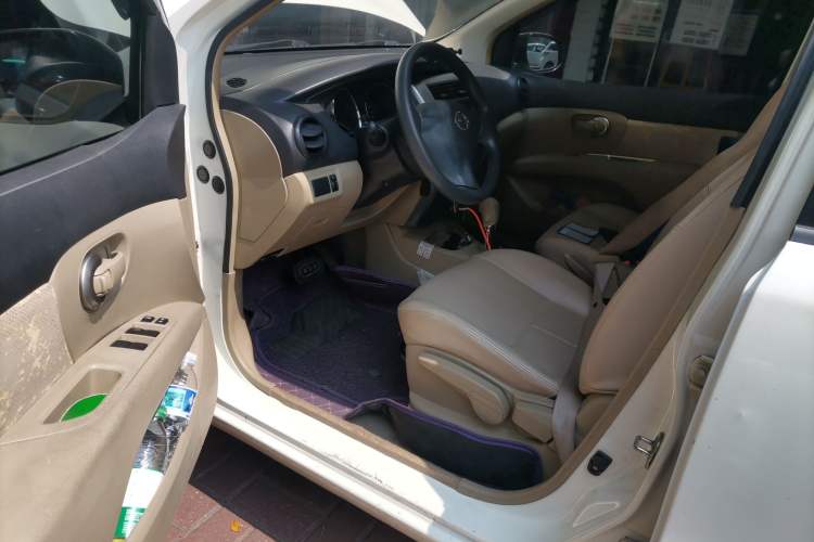 Used Nissan Livina 2013 1.6XE CVT Comfort Edition Driver Seat