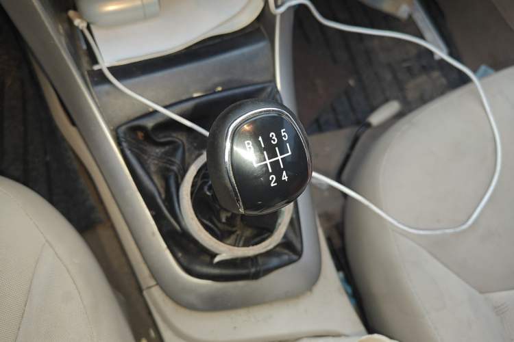 Used Baojun 630 2014 1.5L manual standard version Gear Lever