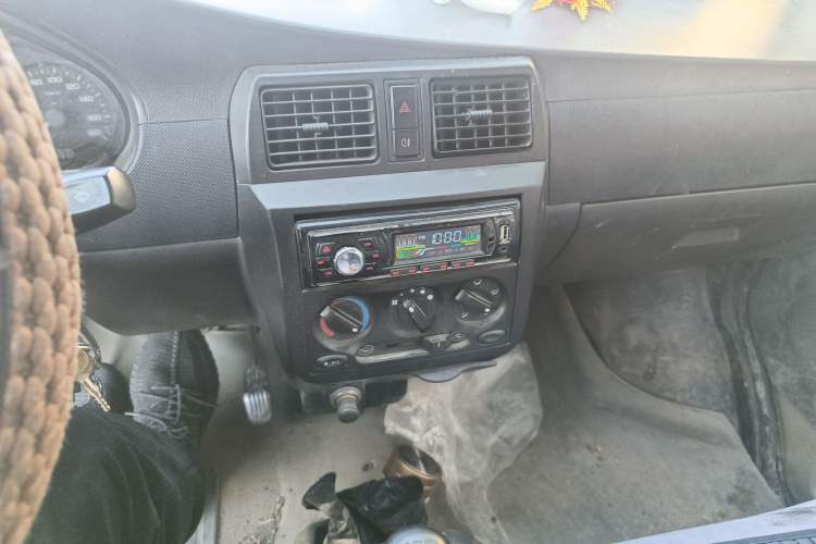 Used Wuling Rongguang 2011 1.2L Base Version
