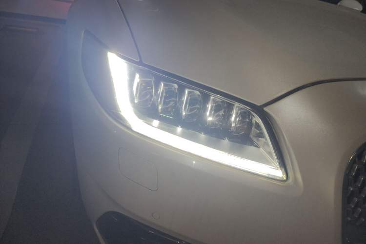 Used Lincoln Continental 2017 2.0T Two-Wheel-Drive Luxury Edition
