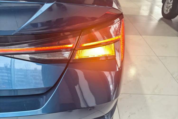 Used Hyundai Elantra 2021 1.5L CVT LUX Prestige Edition