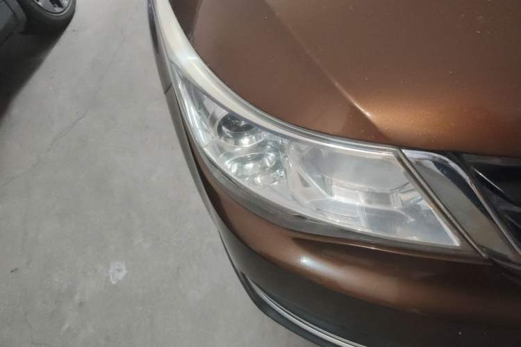 Used Baojun 730 2016 1.5L Manual Standard Version 7 Seats Right Front Headlight