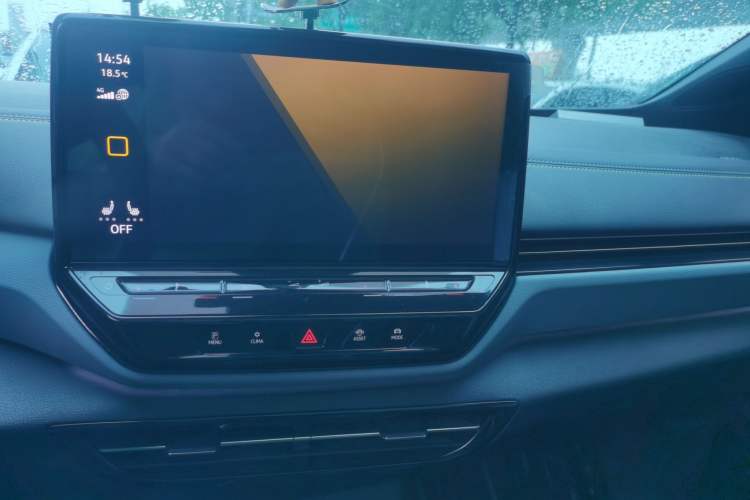 Used Volkswagen ID.4 X 2021 Pure Edition Audio And AC Panel