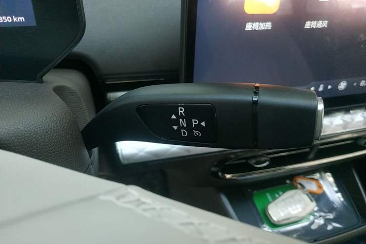 Used JAC Yiwei 3 2023 505km Pro