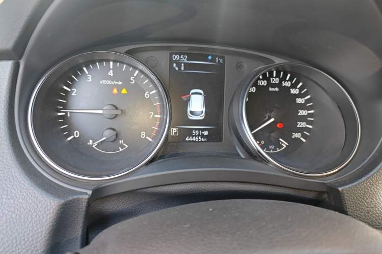 Used Nissan Qashqai 2022 2.0L CVT XV Premier Luxury Edition Odometer Close Up