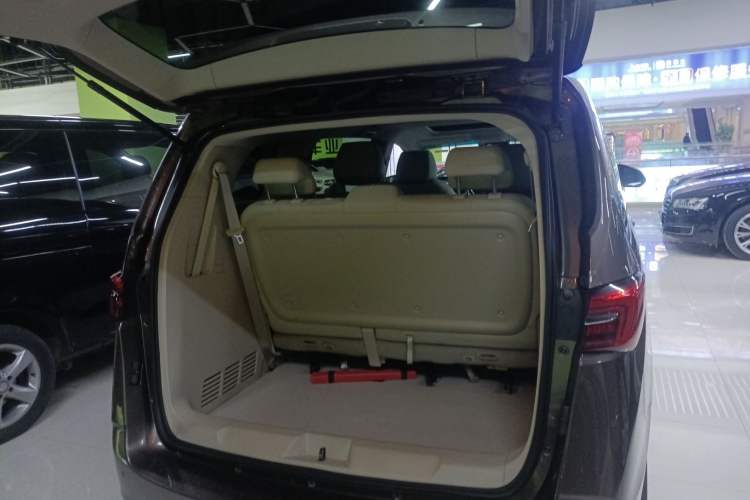 Used Buick GL8 2022 Land Business Class 652T Luxury Model Trunk