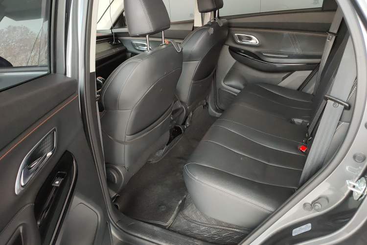 Used Oshan X7 PLUS 2022 1.5T Manual Luxury Version