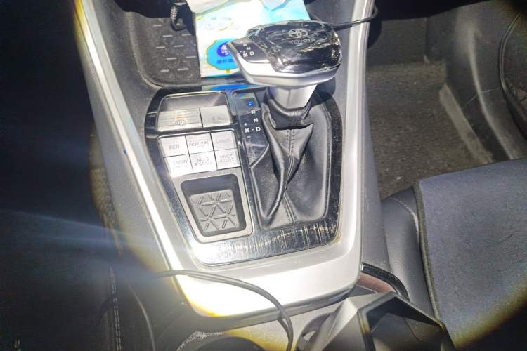 Used Toyota RAV4 2021 2.0L CVT 4x4 Style PLUS Edition Gear Lever