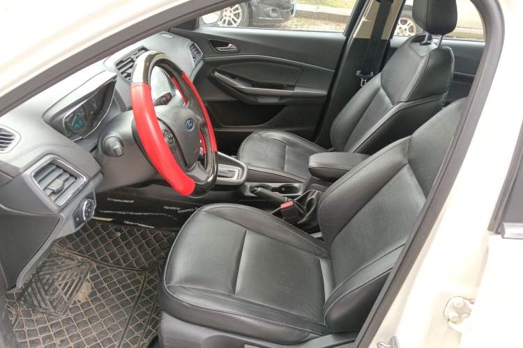 Used Ford Escort 2015 1.5L Automatic Fashion Model
