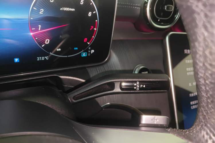 Used Mercedes-Benz C-Class 2023 Revised C 200 L Sport Edition Gear Lever