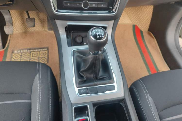 Used Roewe RX5 2020 20T Manual 4G Connect Million Edition