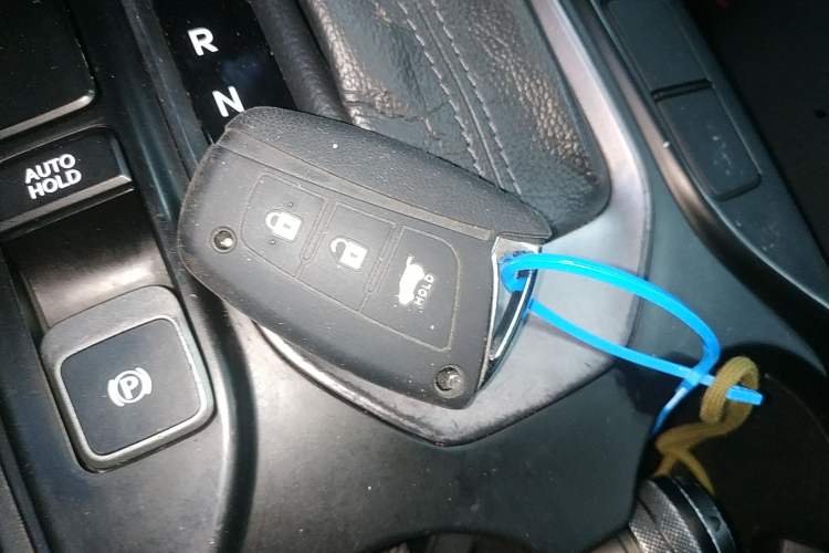 Used Hyundai Santa Fe 2013 2.4L Automatic Two-Wheel Drive Smart Version