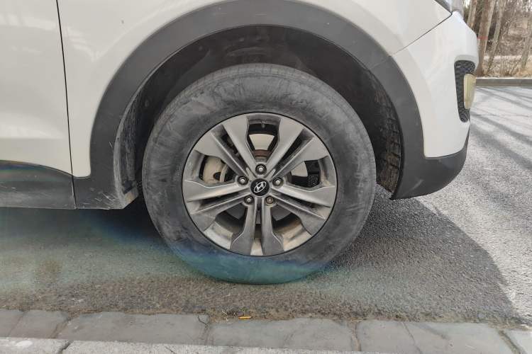 Used Hyundai Santa Fe 2015 2.0T Automatic All-Wheel Drive Smart Version 5 Seats
