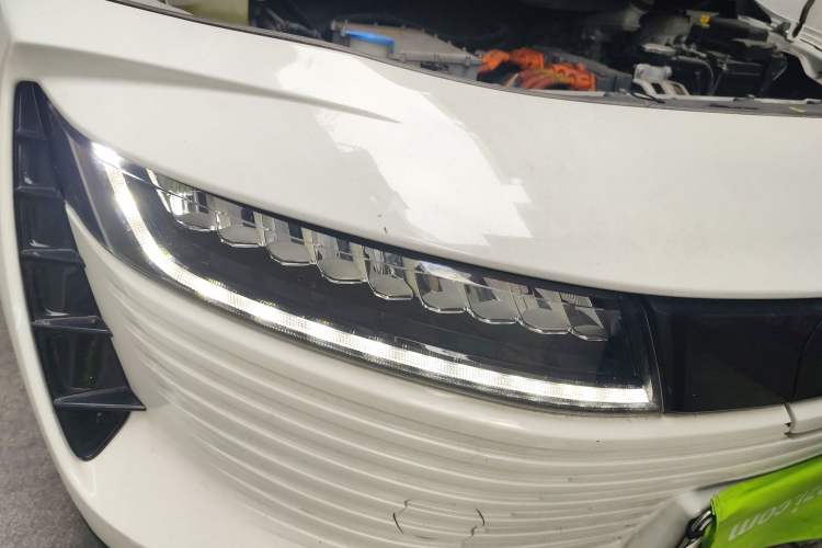 Used ORA iQ 2018 High-Range Version Smart Connectivity Model
