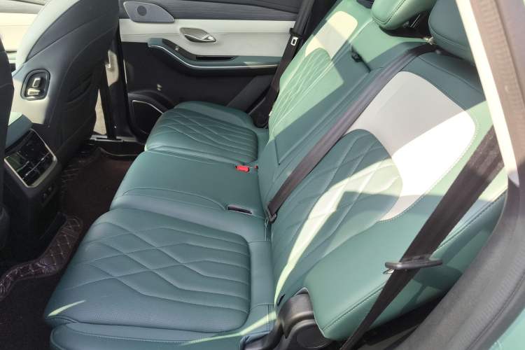 Used JETOUR Shanhai Shanhai L9 2024 1.5TD 2DHT Max 7-Seater