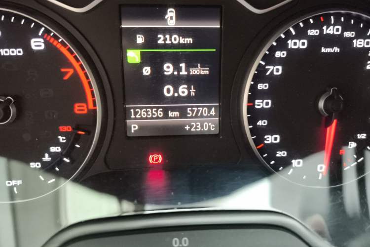 Used Audi A3 2017 Limousine 35 TFSI Sport Edition Odometer Close Up