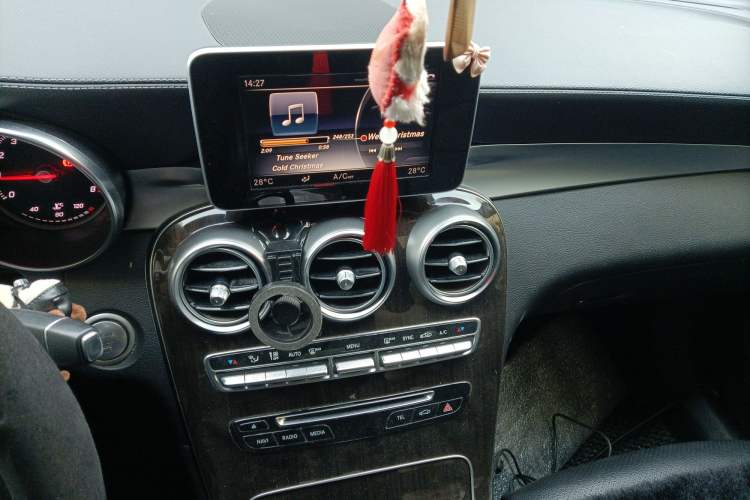 Used Mercedes-Benz GLC 2018 GLC 260 4MATIC Luxury Model Audio And AC Panel