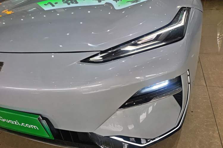 Used Geely Galaxy E8 2024 665 km Range Rear-Drive Starship Long-Range Version Left Front Headlight