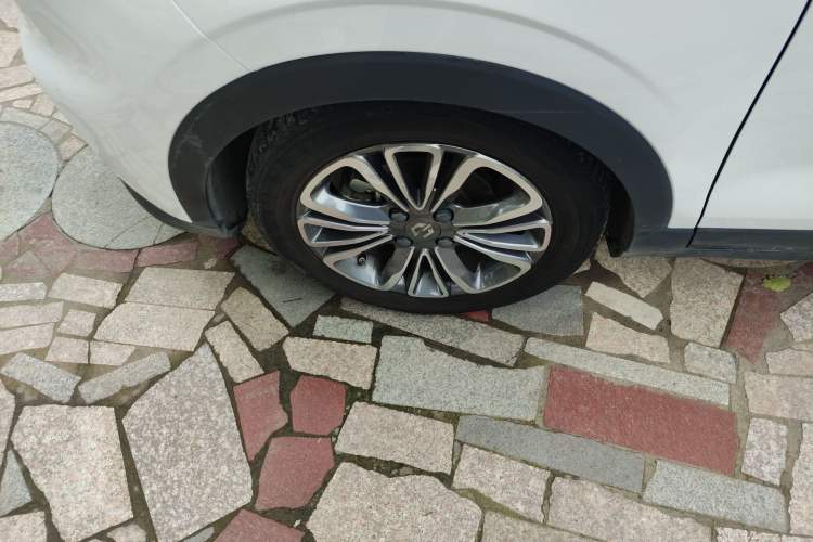 Used Leapmotor T03 2021 400 Lite Edition - Lithium-Ion Battery Left Front Wheel Hub