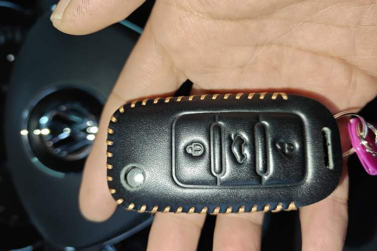 Used Volkswagen Sagitar 2018 1.6L Automatic Comfort Model Interior 1