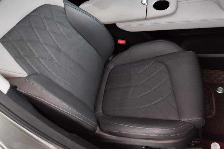 Used Changan UNI-Z New Energy 2024 Blue Whale Smart Electric iDD 125km Beyond Edition