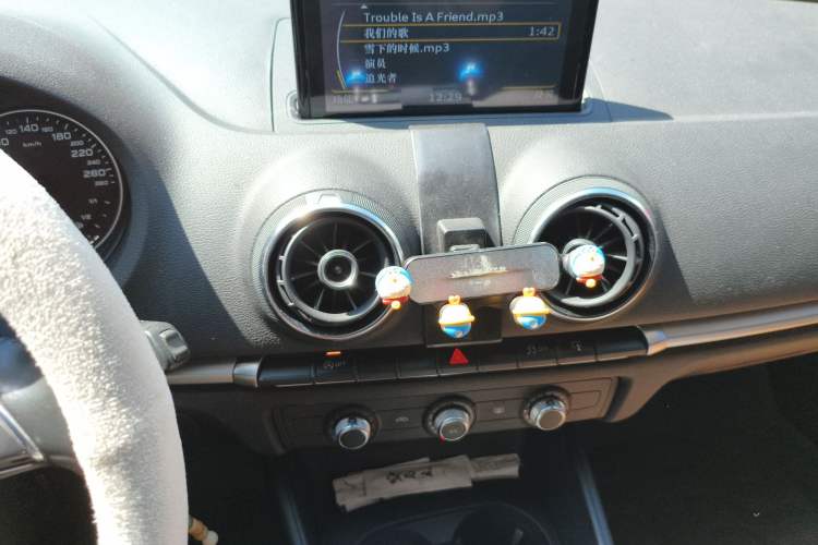 Used Audi A3 2014 Sportback 35 TFSI Automatic Ambition Edition Audio And AC Panel